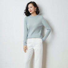 Load image into Gallery viewer, New ladies   mongolia cashmere sweater,  O collarlong sleeve,pure kashmir sweater,christmas sweater,sweater women invierno 2019