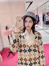 Load image into Gallery viewer, 2019 New Casual Autumn and Winter V-neck Classic Red &amp; Green Christmas Sweater  Women Pullover